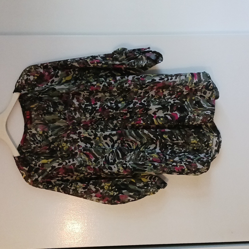 Isle large multi print top